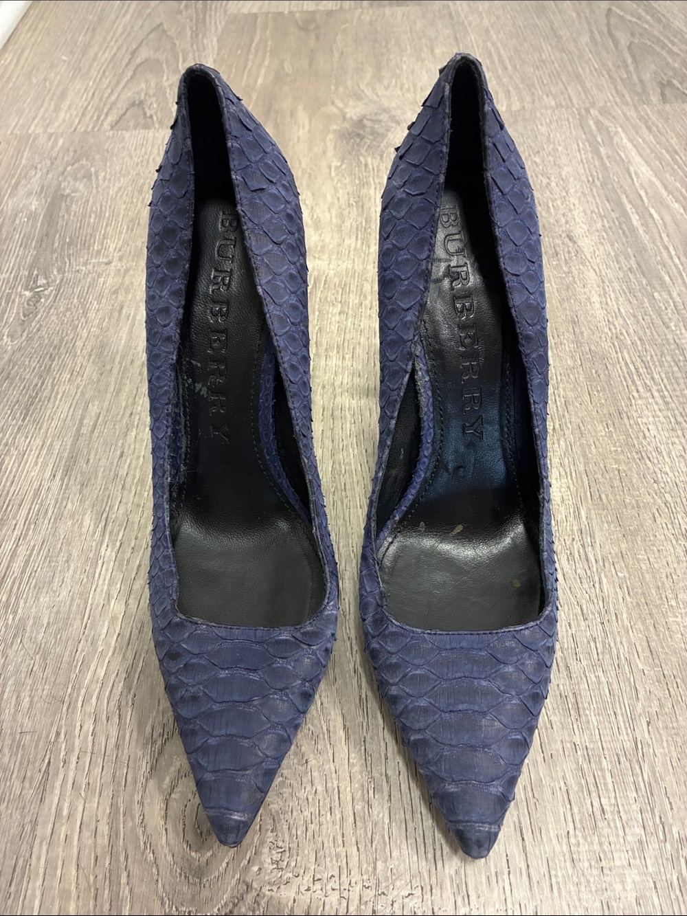BURBERRY Python Leather Pumps - Picture 2 of 8